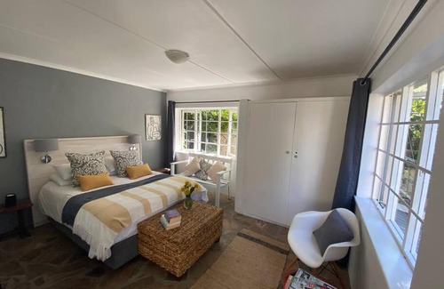 Fernkloof Apartment | Breezy on the Bend's Stone Cottage