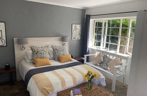 Fernkloof Apartment | Breezy on the Bend's Stone Cottage