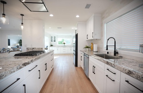 Orange House | Breezy Pool/Jac Home: 2 EnSuites & Game Room