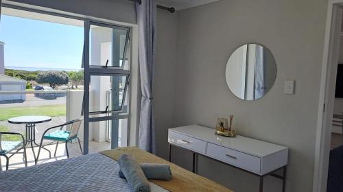 Big Bay Apartment | Breezy Sunny Apartment