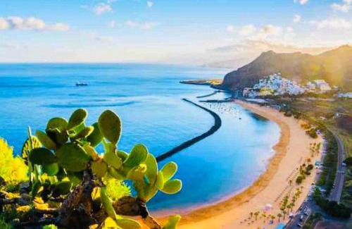 Santa Cruz de Tenerife Boat Rental | Brego, Velero para alojamiento