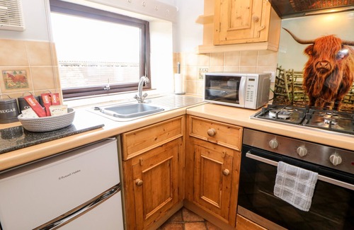 Over Haddon Cottage | BRENDAN, pet friendly, with a garden in Bakewell
