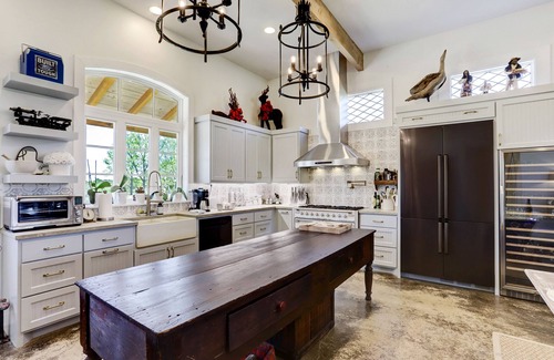 Brenham House | Brenham-Home/Barn amazing place to stay! Completed 2019