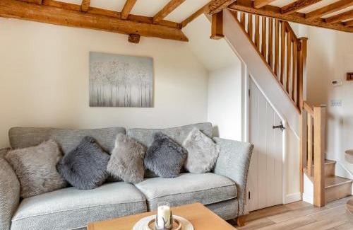 Highbridge House | Brent Cottage - Uk48889
