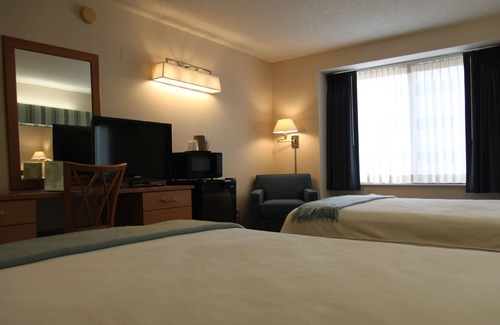 Downtown Hotel | Brentwood Inn & Suites