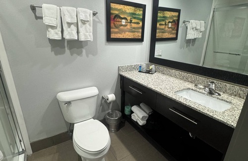 Brentwood Hotel | Brentwood Suites, an Ascend Collection Hotel