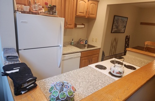 Bretton Woods House | Bretton Woods slopeside condo - comfortable and close with room to spread out!