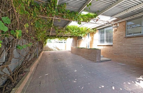 Willunga House | Brewers Haus Mainstreet Willunga 2 bdrm, sleeps 4