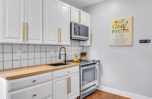 North Philadelphia West Apartment | Brewerytown Balcony Retreat 2BR Haven