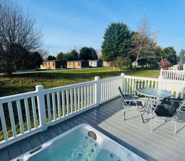 Allerthorpe House | Brians Lodge with Hot Tub