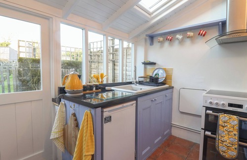 Winsham Cottage | BRIAR ORCHARD ANNEX, romantic, character holiday cottage in Winsham