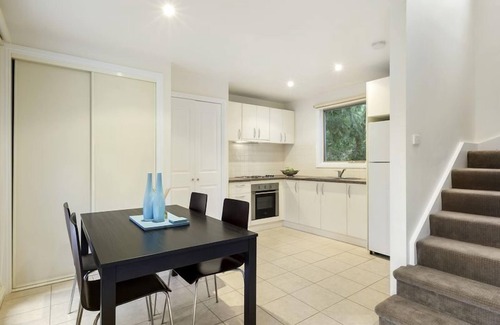 Daylesford Cottage | Briars Cottage is a 1 Bedroom Cottage, perfect for weekends & mid-week escapes