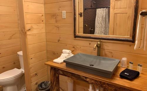 Millersburg House | Briarwood Cabin by Amish Country Lodging