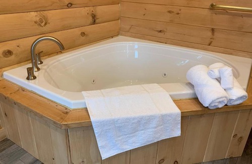Millersburg House | Briarwood Cabin by Amish Country Lodging