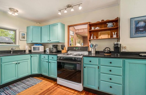 Empire House | Bricker Cottage on Little Glen