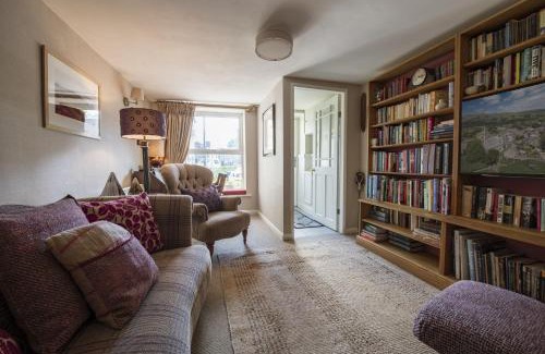 Hawes House | Bridge Cottage