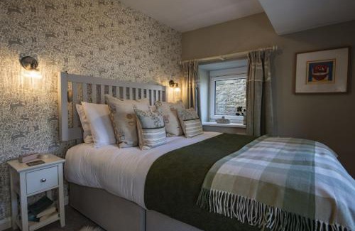 Hawes House | Bridge Cottage