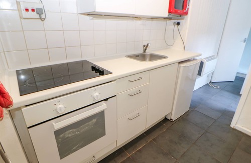 Haltwhistle Cottage | BRIDGE COTTAGE, pet friendly, with a garden in Haltwhistle