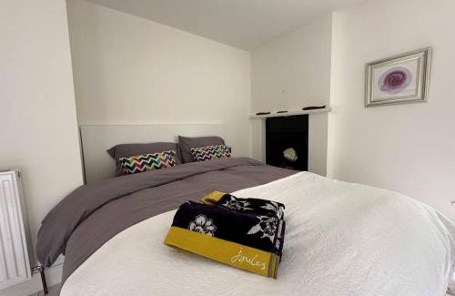 Belfast Villa | Bridge Cottage Upper Malone