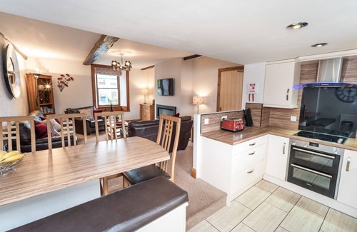Keswick Cottage | Bridge House Apartment 2 - an apartment that sleeps 6 guests in 3 bedrooms