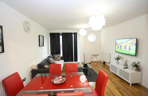 Greenwich Apartment | Bridge House Apartment