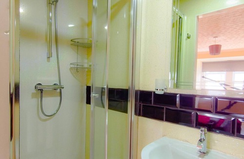 MacMerry House | Bridge Street Guest Rooms