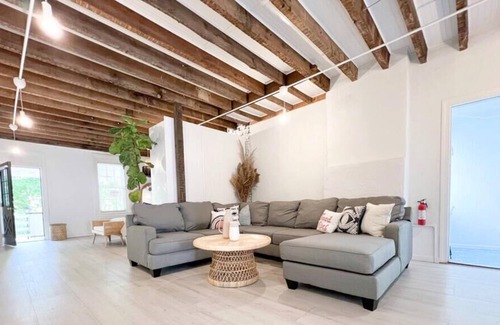 Phoenixville Apartment | Bridge Street Luxury Boho Studio | Balcony