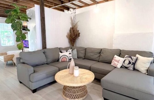 Phoenixville Apartment | Bridge Street Luxury Boho Studio | Balcony