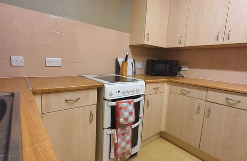 Basingstoke House | Bridgecity 3 BR Lehar retreat in Basingstoke