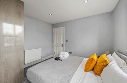 Maidstone Apartment | BridgeCity SPACIOUS 1Bed Studio Apartment Maidstone w free Parking