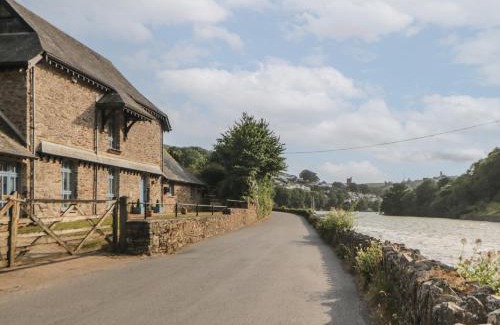 Noss Mayo House | Bridgend Barn