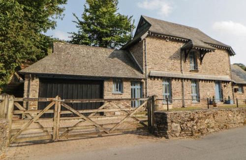 Noss Mayo House | Bridgend Barn