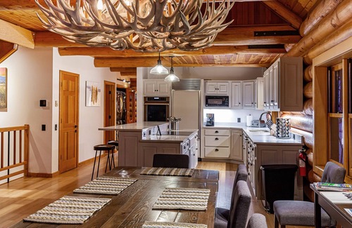 Bozeman Ski Chalet | Bridger Lodge: Ski-In Ski-Out/Hike/Bike/Fish/Hunt Bridger Bowl Ski Area