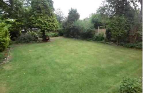 Gravesend House | Bridgerton House - Detached 5-bedroom Property
