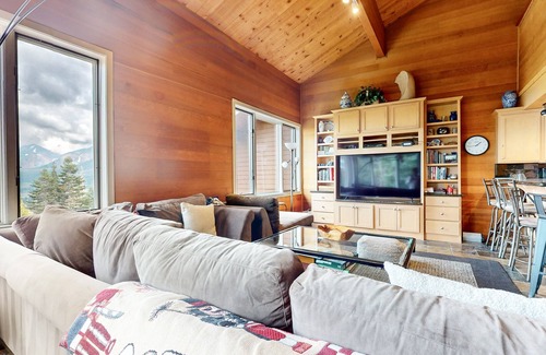 Mammoth Lakes Condo | Bridges Townhome 13 Mountain View Townhome just Steps to the Slopes with Private Garage and Washer Dryer by RedAwning