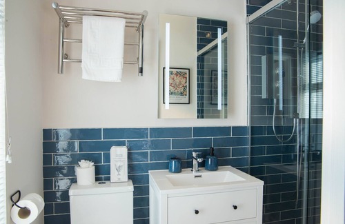 Coalbrookdale House | Bridgeside Rooms