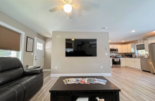 Bridgton House | Bridgton Bungalow | Brand New, Central & Spacious