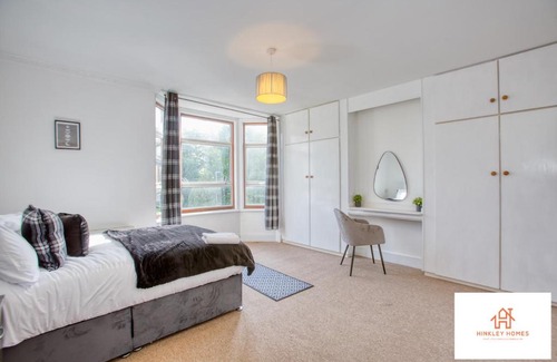 Bridgwater Apartment | Bridgwater Bliss: 6-Bedroom Haven for Large Groups