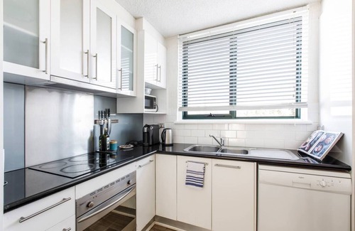 Albert Park Apartment | Bridport Rest A Relaxed Albert Park Abode