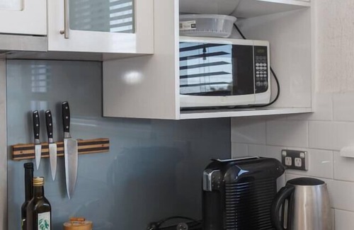 Albert Park Apartment | Bridport Rest A Relaxed Albert Park Abode