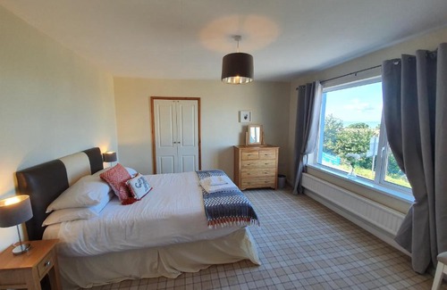 Aberaeron Apartment | Brig-y-Don Apartment with a View