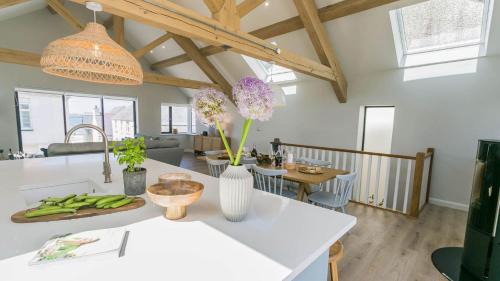 Rhosneigr House | Brig y Don