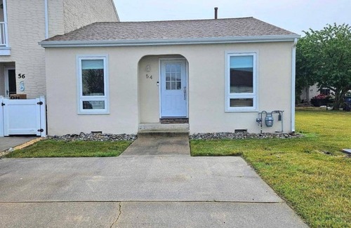 Southend House | Brigantine Beach Bliss - 15min walk to the beach.