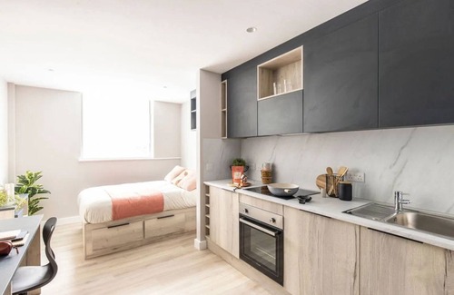 Leeds City Center Apartment | Briggate Studios