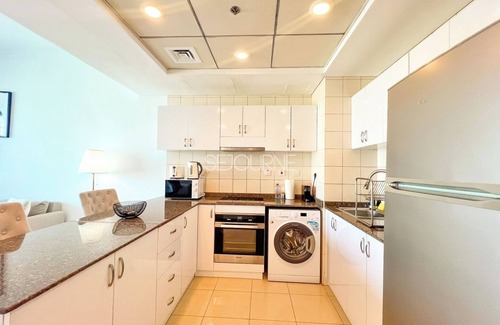 Jumeirah Apartment | Bright 1 BR with exceptional Dubai Marina view
