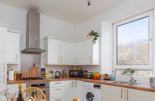 Galashiels Apartment | Bright 2bed apartment in Galashiels City Centre