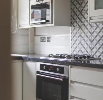 Coulsdon West Apartment | Bright 2bed flat near station - COU A