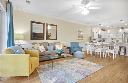 Central Myrtle Beach Condo | Bright 2BR Condo w/Pool – Pet-Friendly for 30 day Stays and Longer