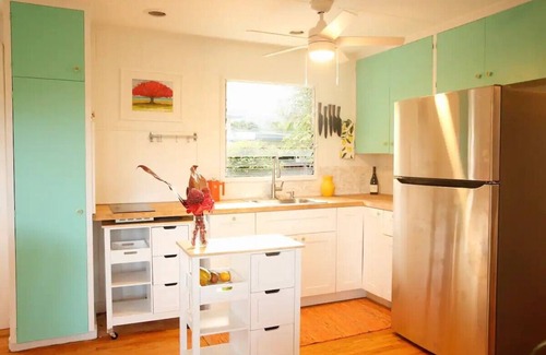Waimanalo House | Bright 3-bedroom tropical house in Waimanalo Beach Lots
