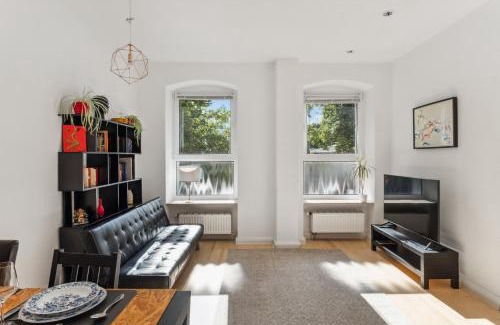 Weissensee Apartment | Bright 3-room apartment near Prenzlauer Berg